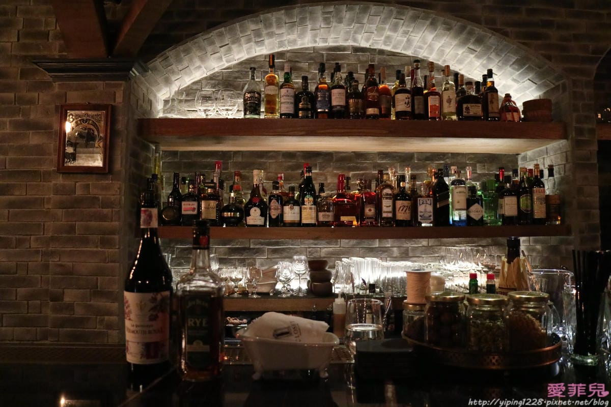 Closet Restaurant & Bar Closet Restaurant & Bar