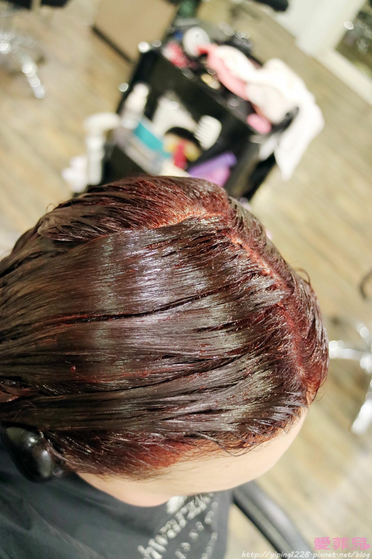 染個夏日梅果色→韓妞最IN的超顯白髮型!東區Moon Hair Studio→推薦DORIS設計師 - 第8張圖 染個夏日梅果色→韓妞最IN的超顯白髮型!東區Moon Hair Studio→推薦DORIS設計師
