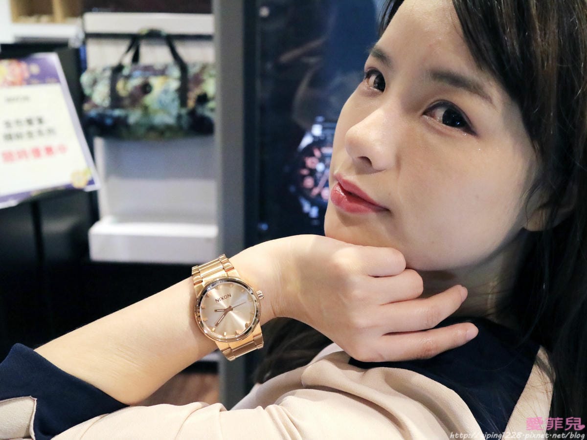 NIXON玫瑰金手錶