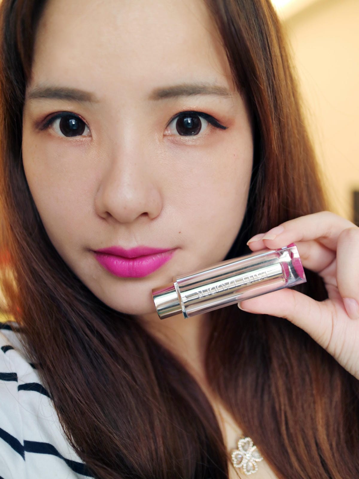 Est&eacute;e Lauder雅詩蘭黛Pure Color Love玩色戀愛唇膏