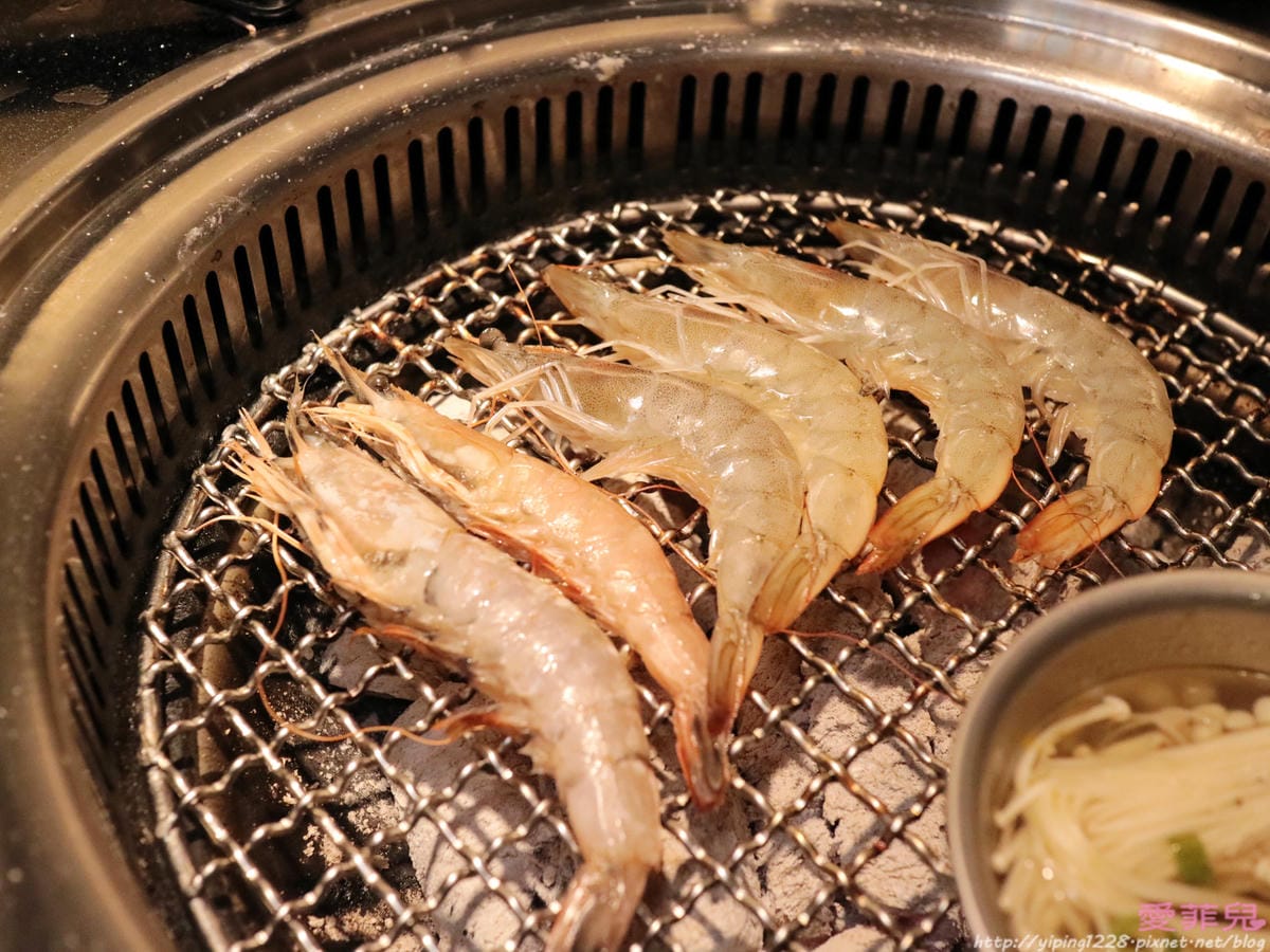 西門町瓦崎燒烤火鍋吃到飽 西門町瓦崎燒烤火鍋吃到飽
