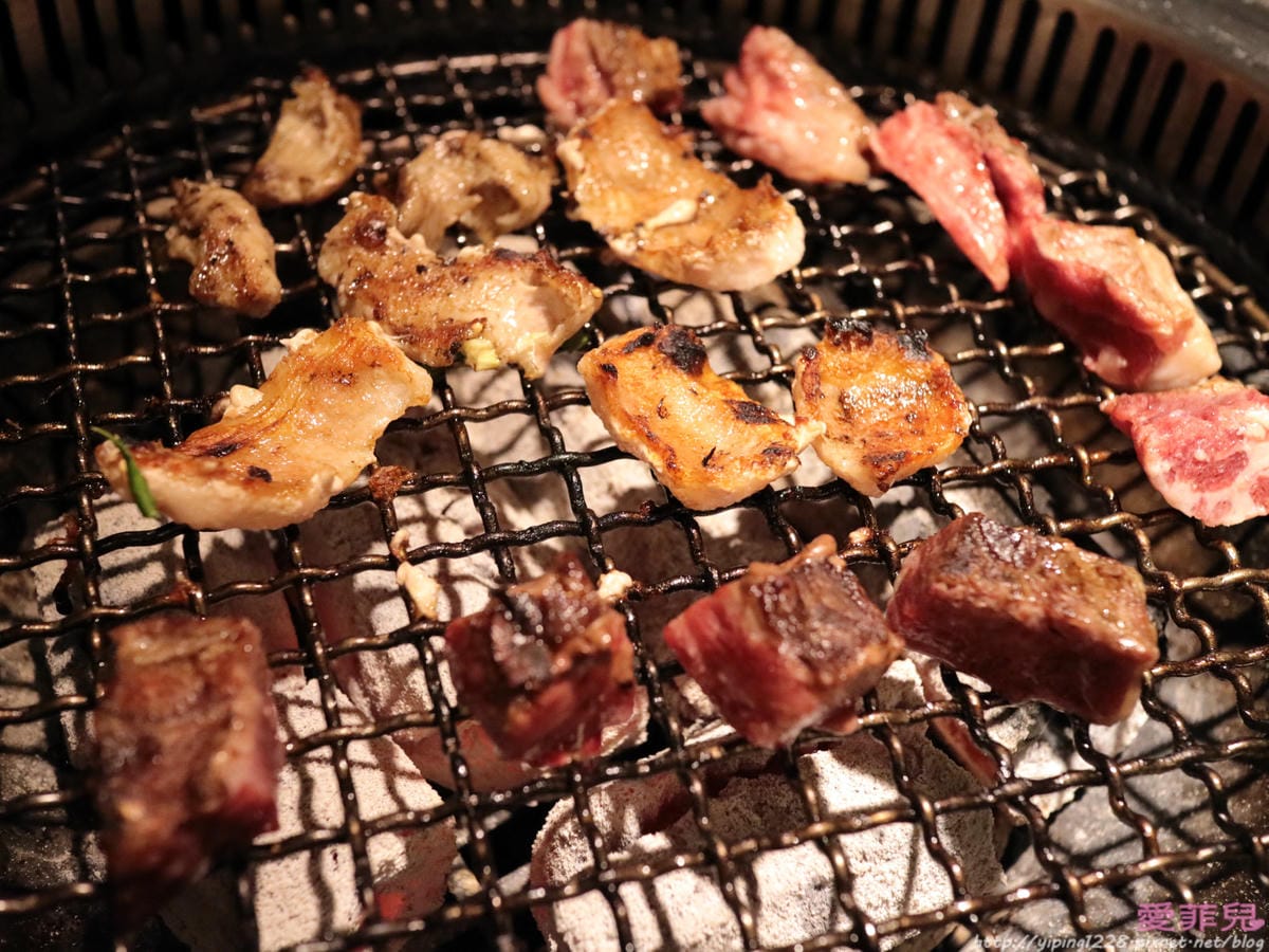 西門町瓦崎燒烤火鍋吃到飽 西門町瓦崎燒烤火鍋吃到飽