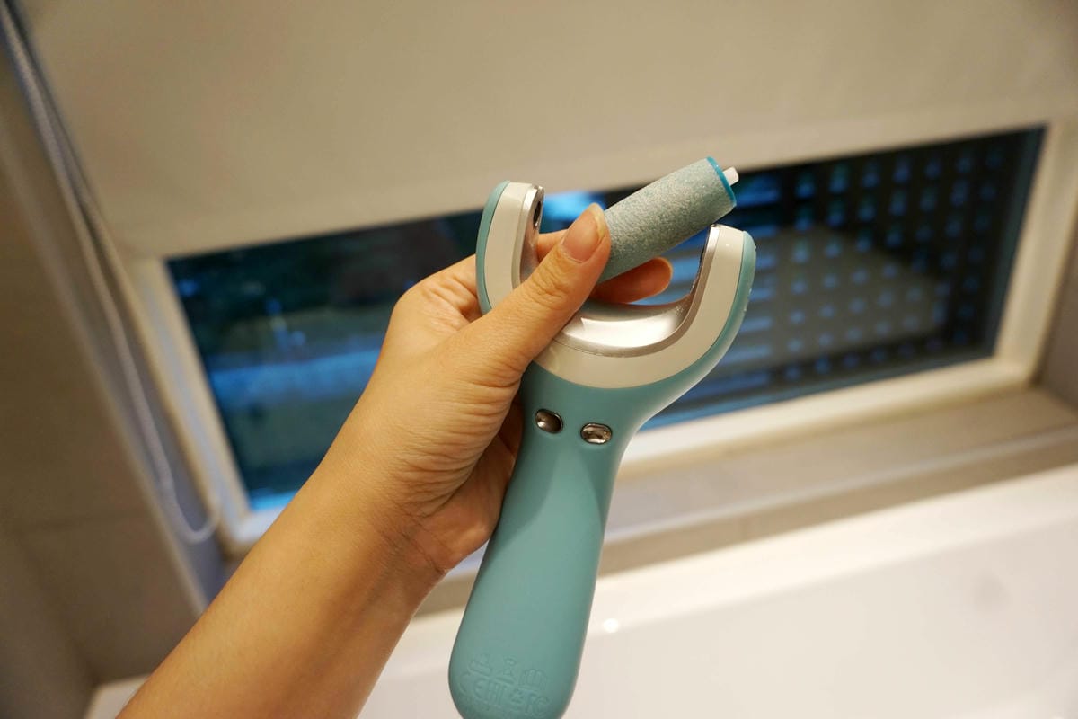 SCHOLL 爽健絲絨柔滑乾濕兩用電動去硬皮機 SCHOLL 爽健絲絨柔滑乾濕兩用電動去硬皮機