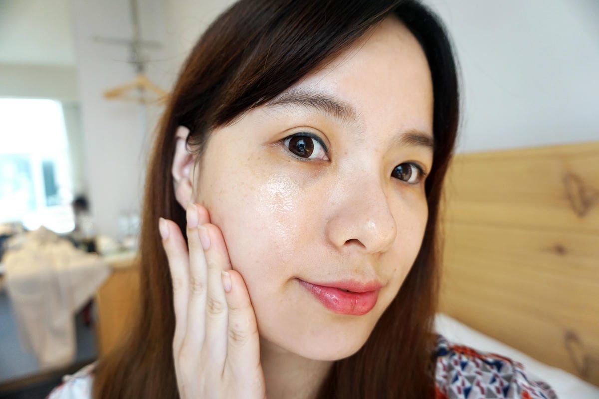 ROSE ESSENCE 玫瑰精萃高效保濕修護膠囊 ROSE ESSENCE 玫瑰精萃高效保濕修護膠囊