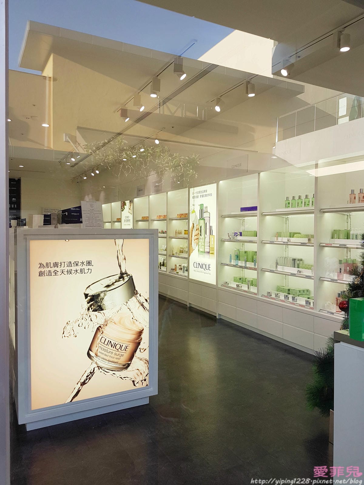 GLORIA OUTLETS 華泰名品城名牌