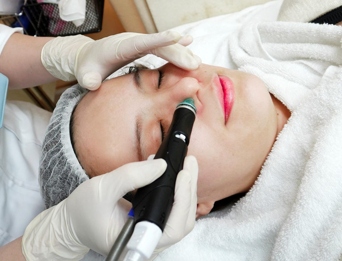 海菲秀 HydraFacial Taiwan/美國原裝進口溶液/全球水潤煥膚領導品牌/肌膚保濕發光/令人羨慕的膚質/上立皮膚科診所/ 海菲秀 HydraFacial Taiwan/美國原裝進口溶液/全球水潤煥膚領導品牌/肌膚保濕發光/令人羨慕的膚質/上立皮膚科診所/