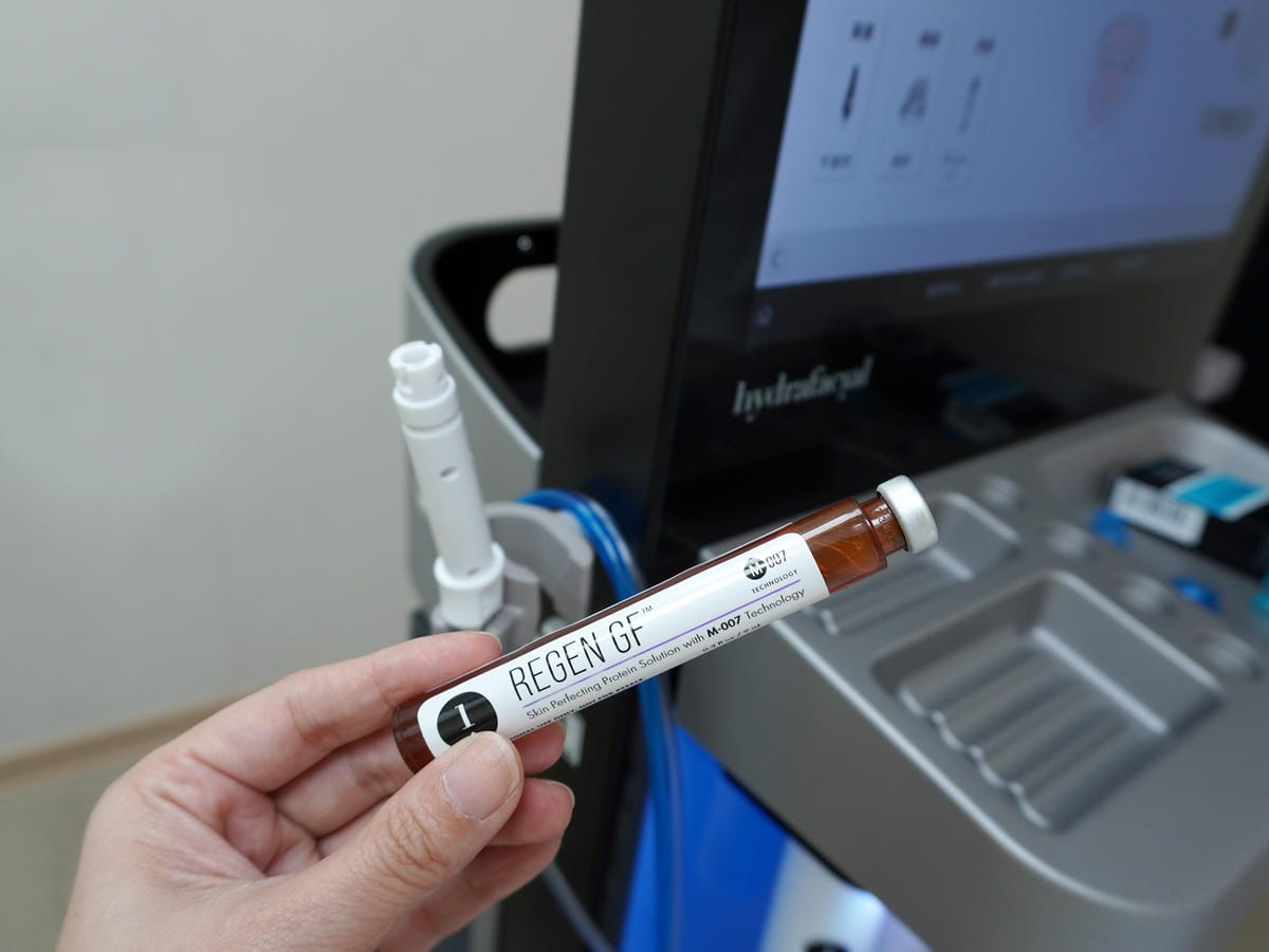 海菲秀 HydraFacial Taiwan/美國原裝進口溶液/全球水潤煥膚領導品牌/肌膚保濕發光/令人羨慕的膚質/上立皮膚科診所/ 海菲秀 HydraFacial Taiwan/美國原裝進口溶液/全球水潤煥膚領導品牌/肌膚保濕發光/令人羨慕的膚質/上立皮膚科診所/