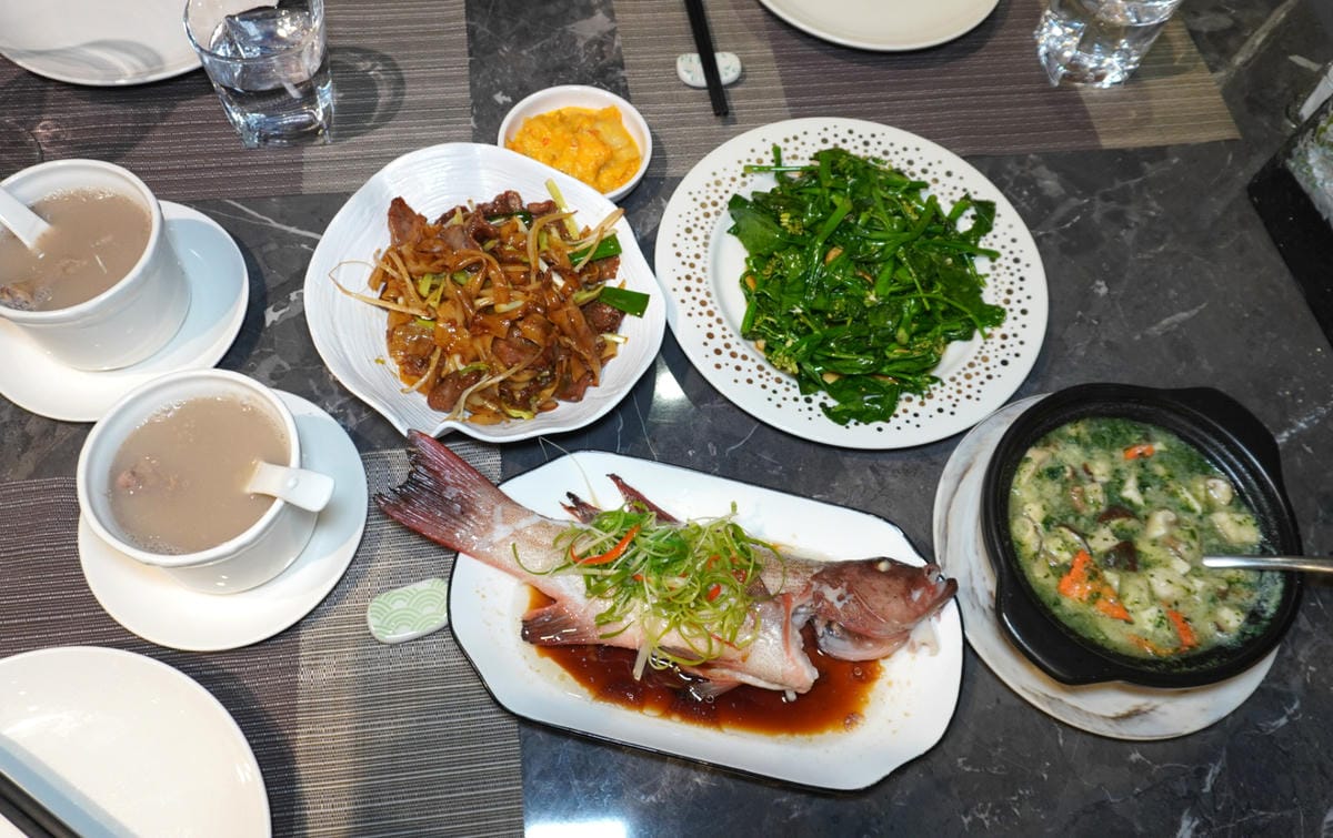 台北南京三民捷運站餐廳推薦→閑閑餐酒館-港式活魚料理、必吃金牌乾炒牛河*適合家庭聚餐/附設私密唱歌包廂 台北南京三民捷運站餐廳推薦→閑閑餐酒館-港式活魚料理、必吃金牌乾炒牛河*適合家庭聚餐/附設私密唱歌包廂