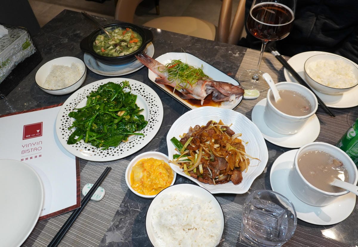 台北南京三民捷運站餐廳推薦&rarr;閑閑餐酒館-港式活魚料理、必吃金牌乾炒牛河*適合家庭聚餐/附設私密唱歌包廂