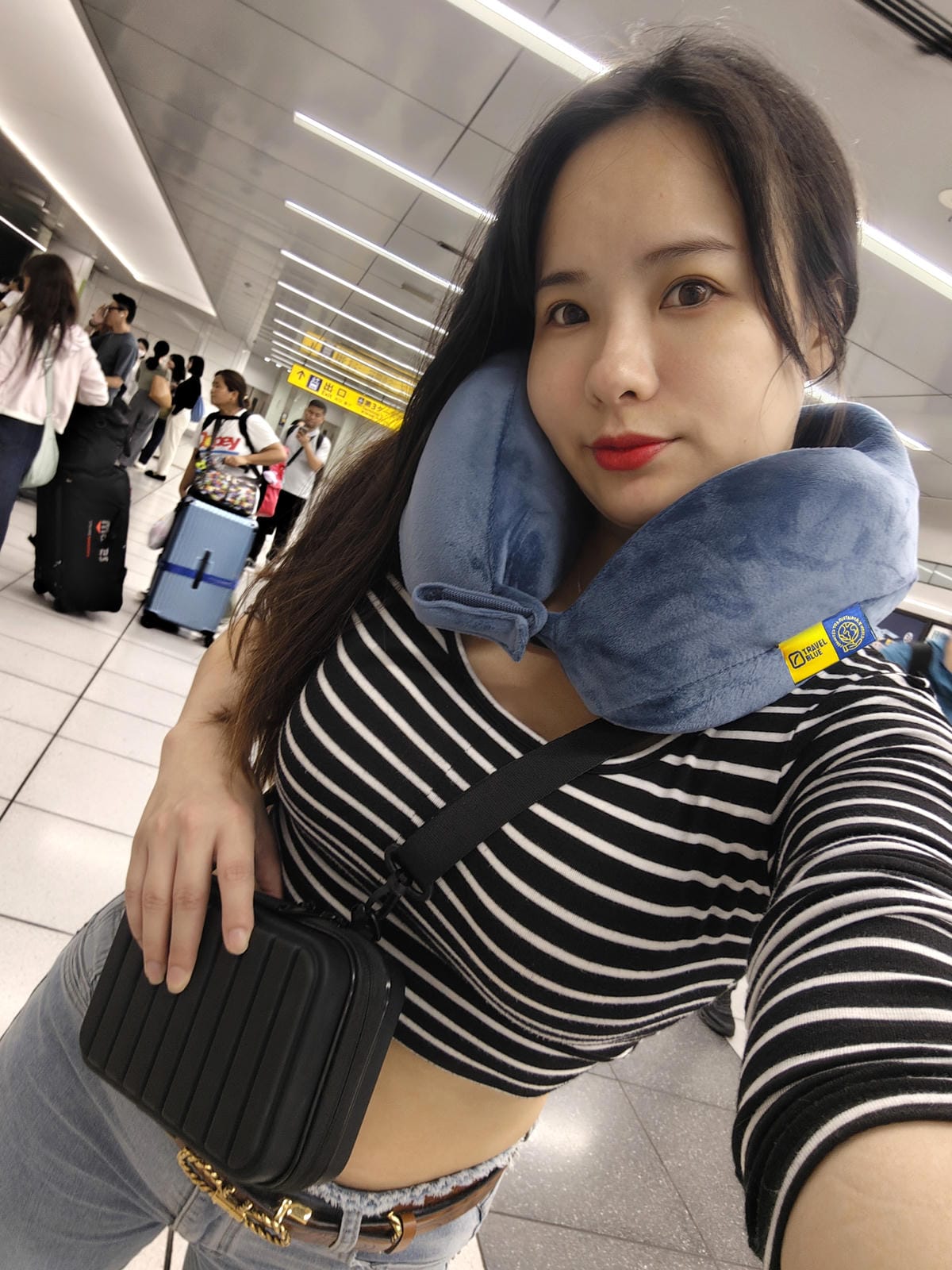 【Travel Blue 藍旅】寧靜頸枕/親膚烤漆斜背包/ 【Travel Blue 藍旅】豪華旅行眼罩/ 【Travel Blue 藍旅】飛行耳塞收納組